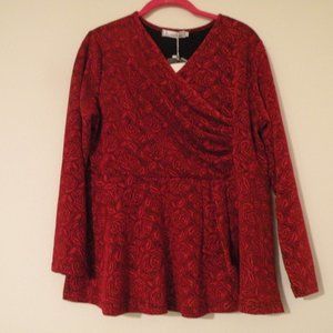 New Trends Red rose pull over top